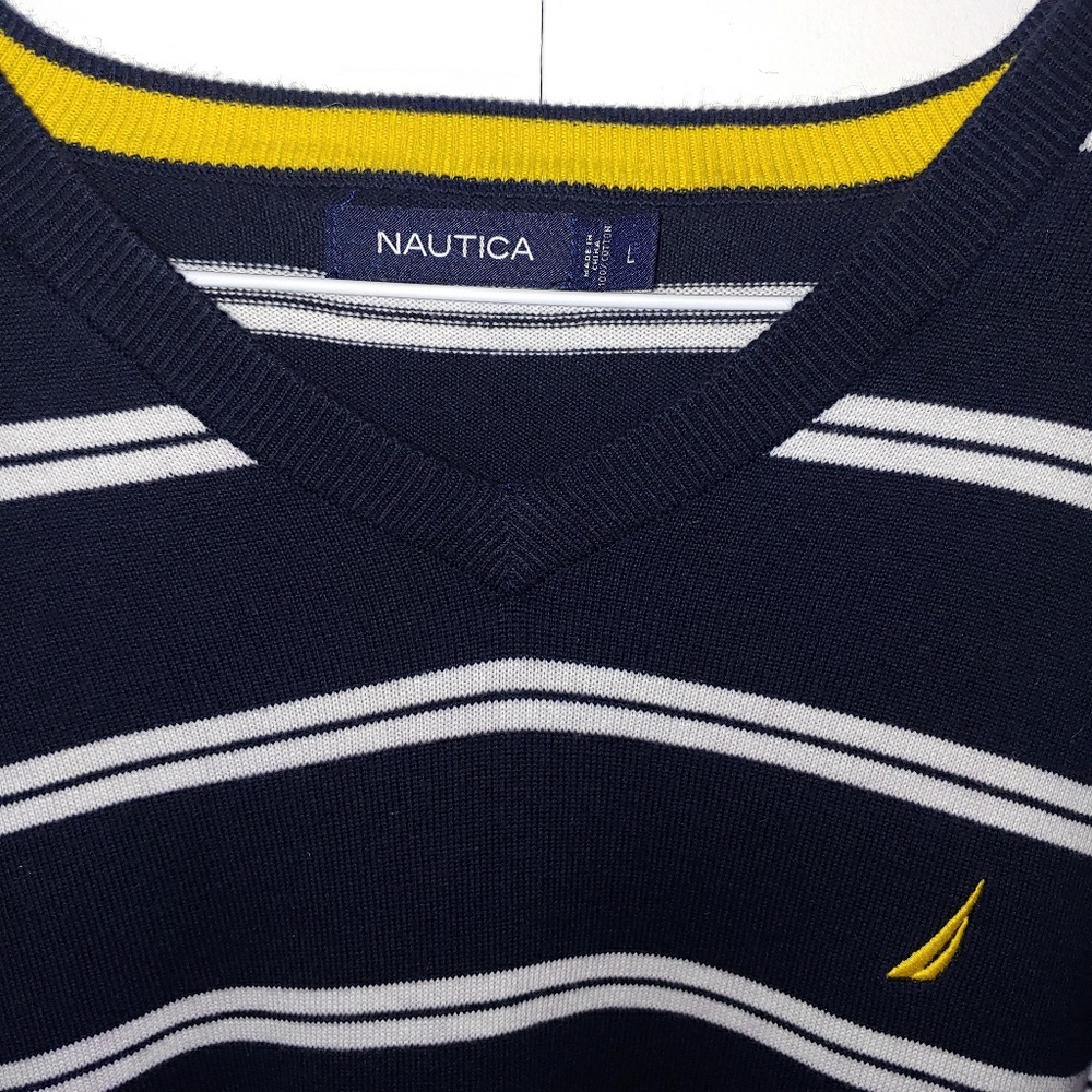 Nautica sweatshirt size large - Picture 2 of 3